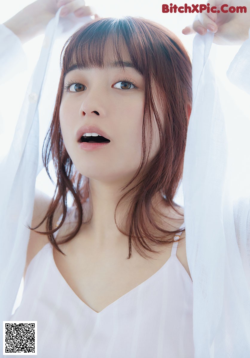 View - Kanna Hashimoto 橋本環奈, Shonen Sunday 2022 No.38 (週刊少年サンデー 2022年38号) - ArtXGirl.com